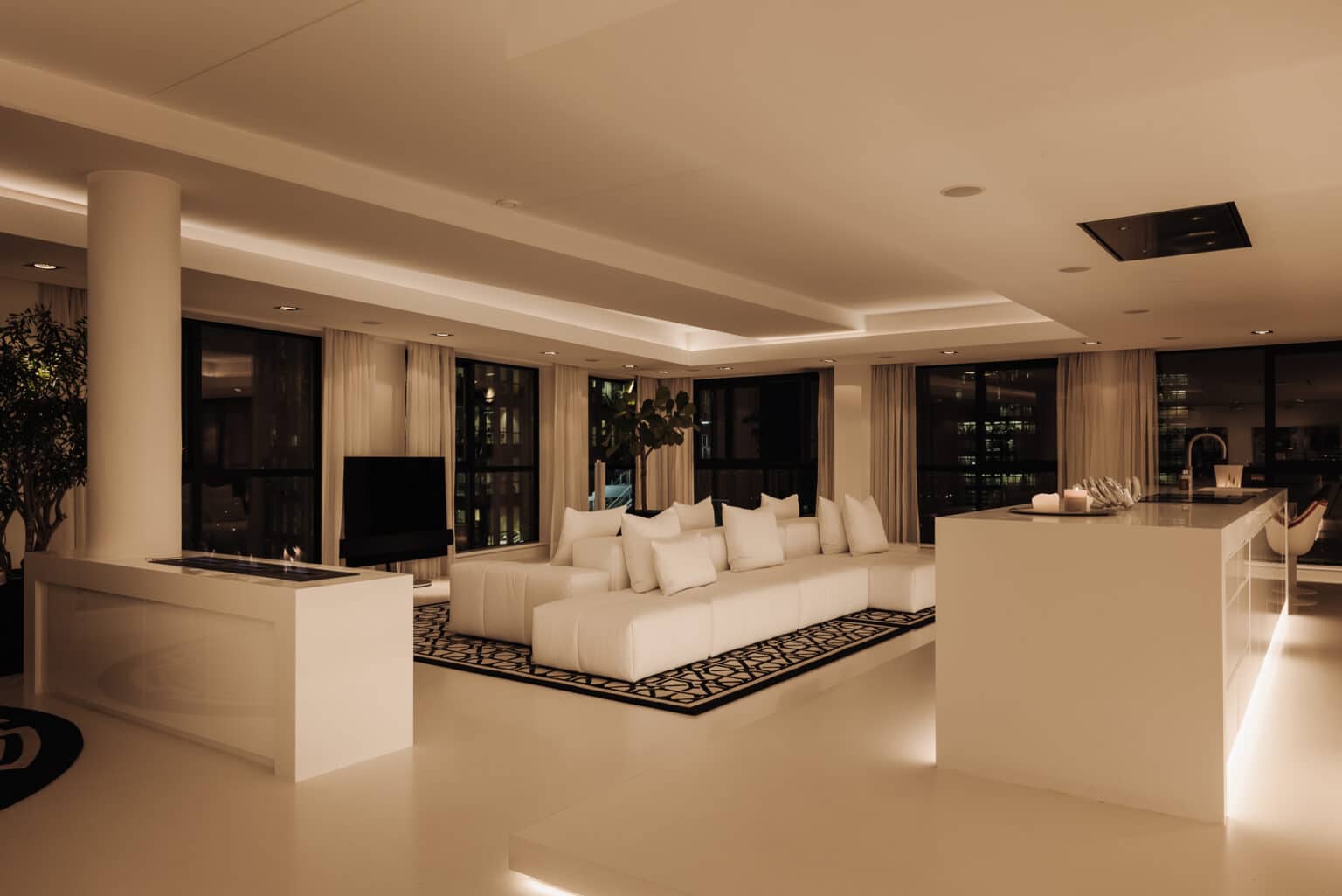 The Real Deal LA “The Agency goes Dutch”