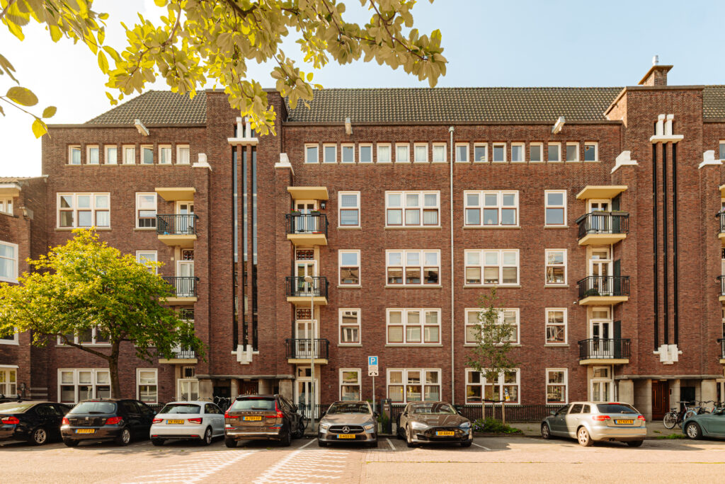 Courbetstraat 9-III-1